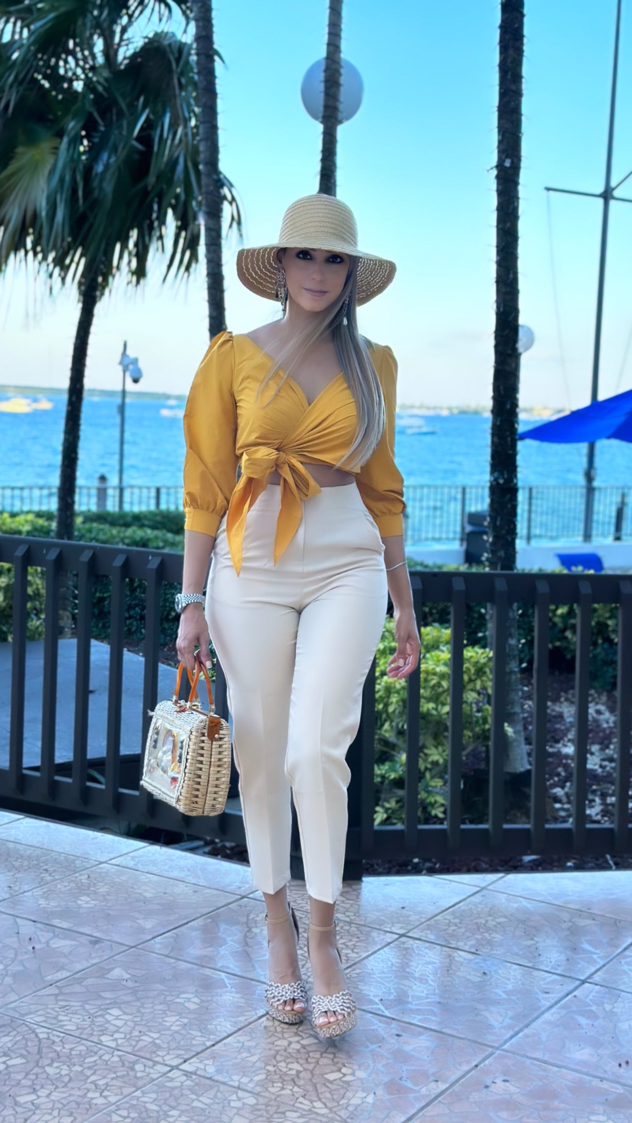 Warm V top